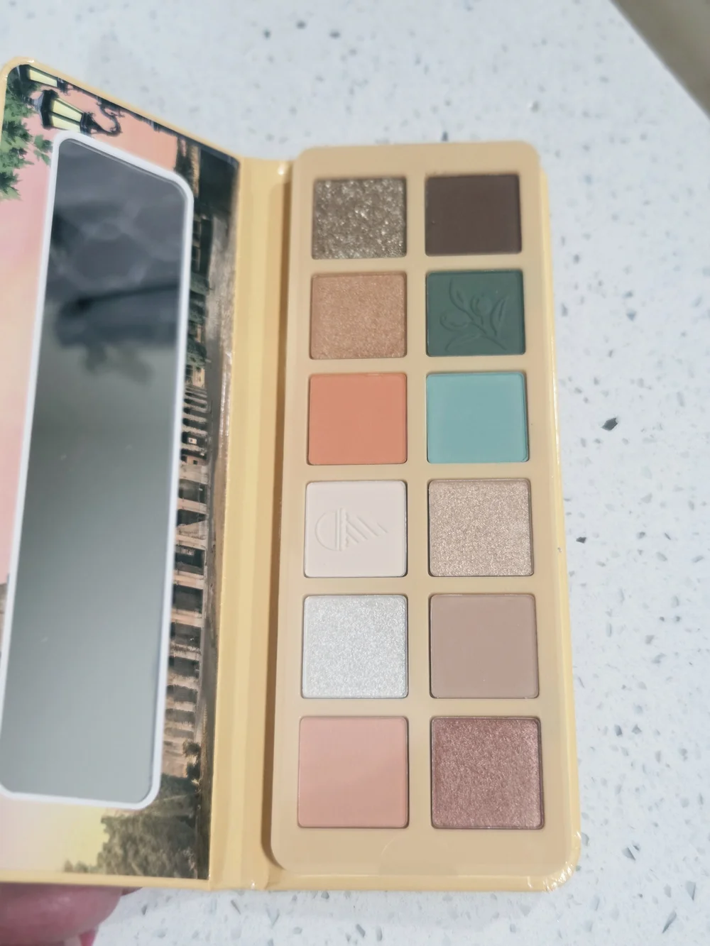 Essence Benvenuti A Roma Neutral & Pastel 12-Color Eyeshadow Palette